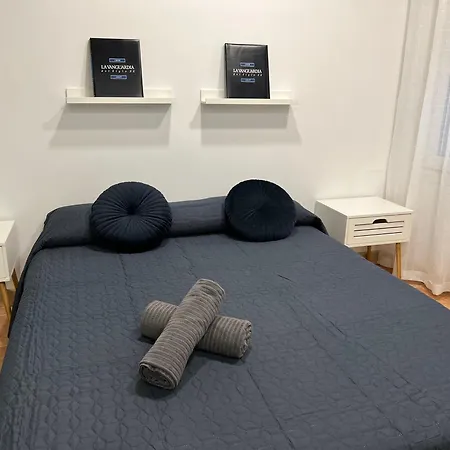 Nuria,centro Del Pueblo,planta Baja Con Jardin, Aire Acondicionado Apartment