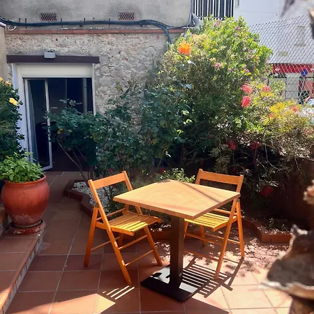 Nuria,centro Del Pueblo,planta Baja Con Jardin, Aire Acondicionado Apartment