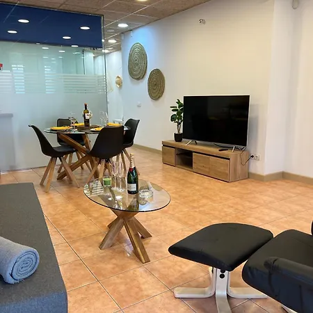 Nuria,centro Del Pueblo,planta Baja Con Jardin, Aire Acondicionado L' Escala